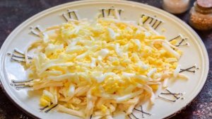 Крабовый салат Новинка с сухариками