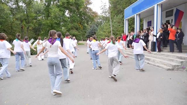 Поздравление с днём учителя 2025    видео Романа Величко