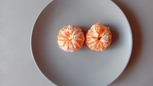 ДЕСЕРТ НА ЙОГУРТЕ С МАНДАРИНАМИ
