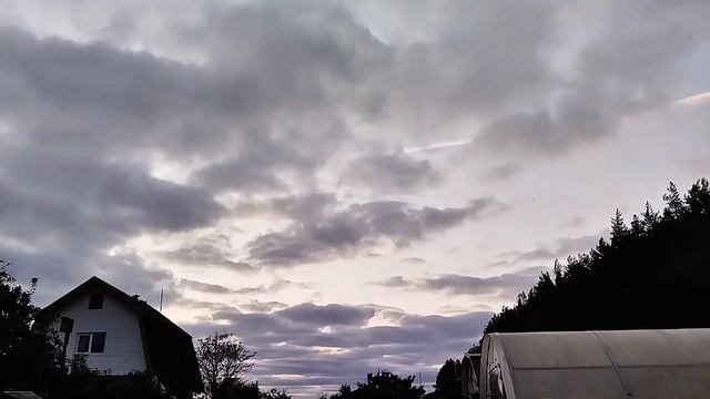 Цикл Облака и сопутствующие красивые атмосферные явления: серия радуг и вечерние закаты и зори 25-26 смотреть онлайн