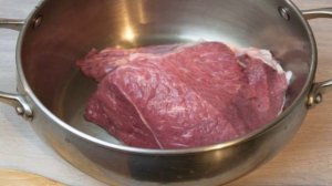 Мясо под соусом сметанным