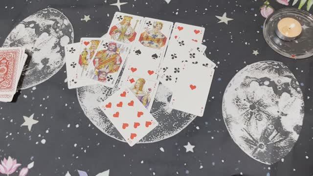 Крестовый король. Ближайшее будущее. Гадание на игральных картах