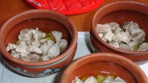 Мясо по-купечески в горшочке