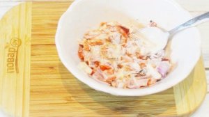 Крабовый салат с жареным перцем и авокадо