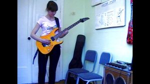 Santana - Smooth. Исполняет ученица по классу электрогитары Верхулевская Марина.