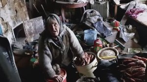 Аннушка рада гостям.