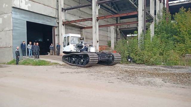Шасси трелевочного трактора МСН-10 на резинометаллической гусенице шириной 800 мм