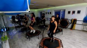 Тренировка на батуте | JUMPING FITNESS