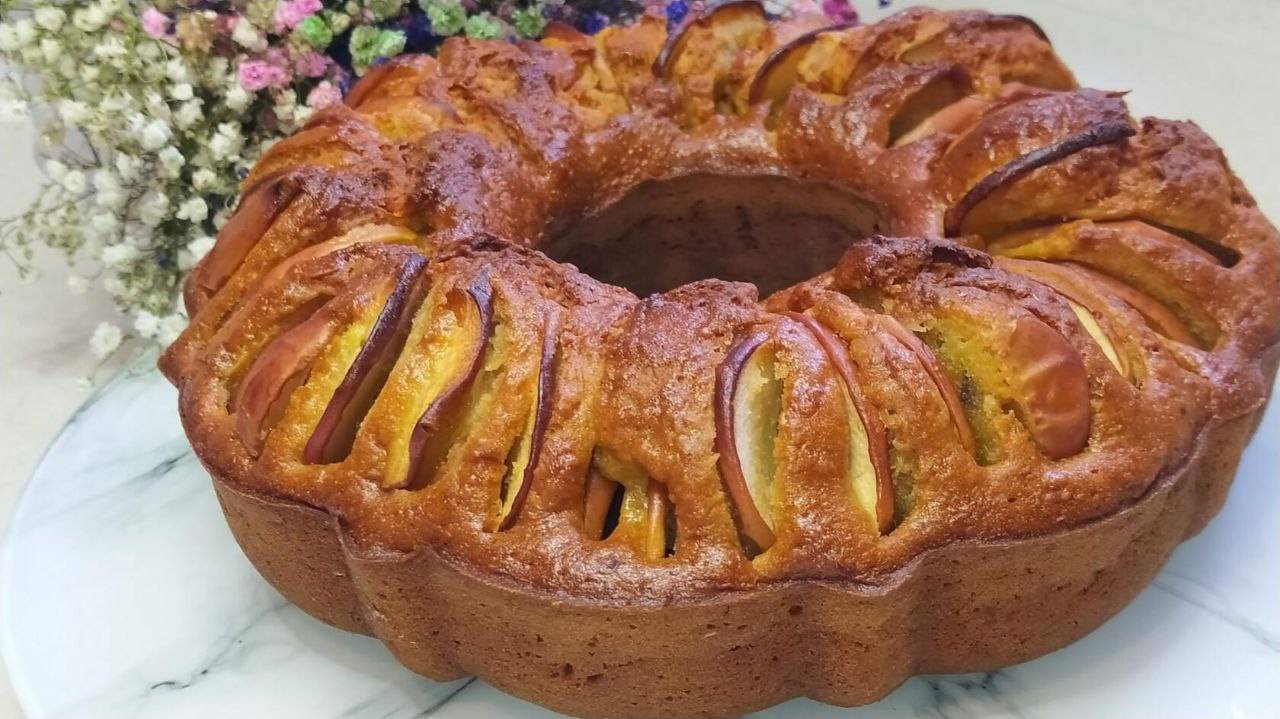 Ароматный тыквенный пирог с яблоками в духовке.