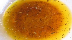 Лосось в виноградных листьях