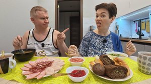Мукбанг МАМОЧКИНЫ сынки, УКЛОНИСТЫ и НАСТОЯЩИЕ мужики! Почему выбрала ВОВАНА?! Семейный обед Россия
