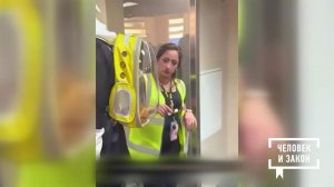 Видео недели: смекалистый авиапассажир; джиу-джитсу с песиком. Человек и закон. Фрагмент выпуска ...