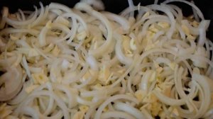 Курица с луком в духовке