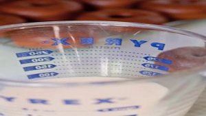 Мексиканские шоколадные пончики с глазурью