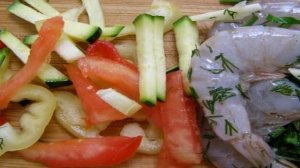 Лапша удон с креветками и овощами