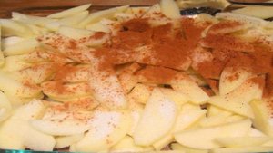 Крамбл с яблоками и овсяными хлопьями