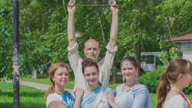 Летний вальс.(Харинама,Вологда,2016)