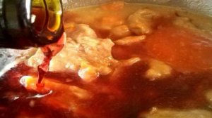 Мясо с овощами под соусом