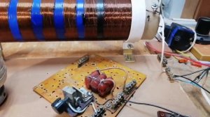 Заряд конденсатора от земли.