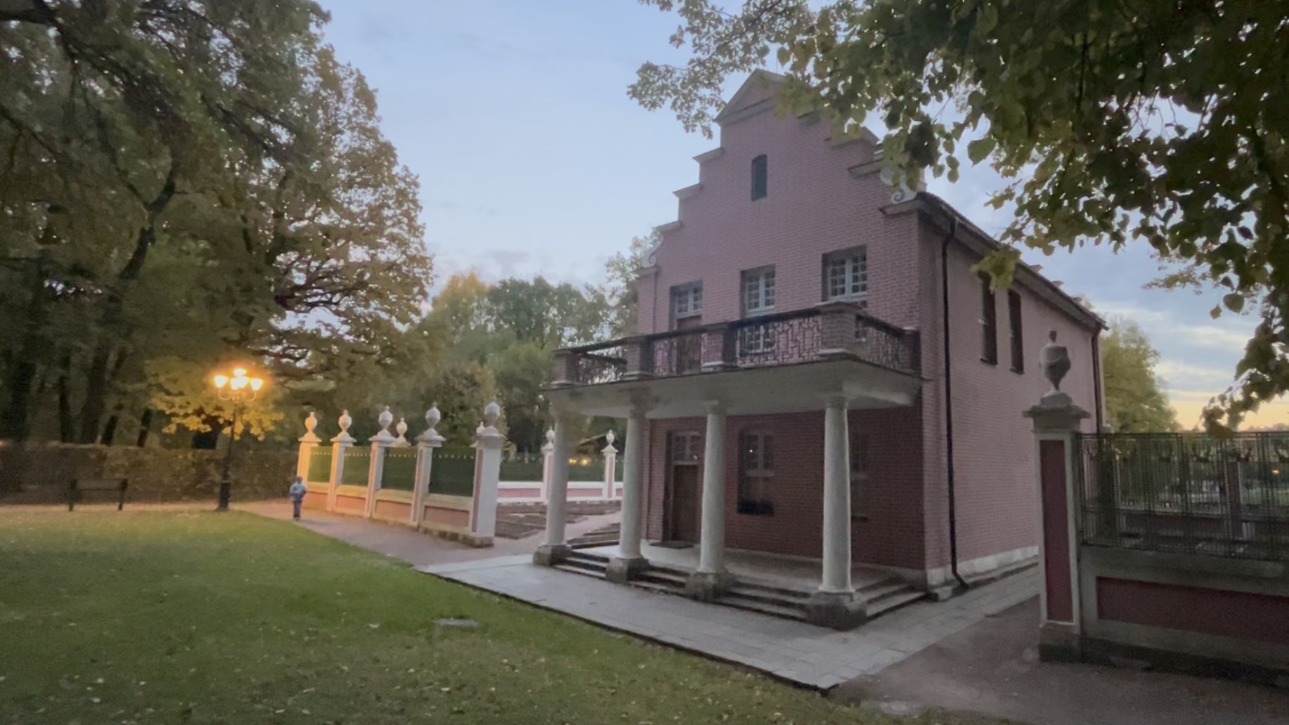 Кусково_Голландский домик-2_04-10-2025 смотреть онлайн