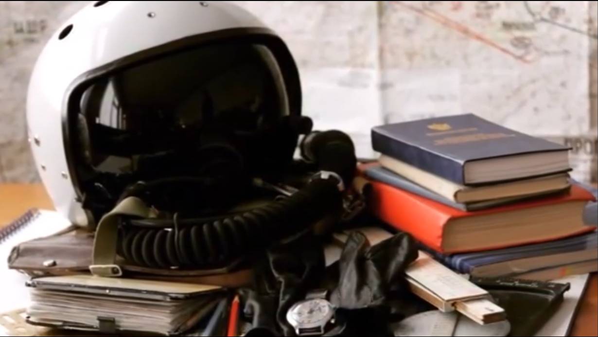 Полковнику на пенсии не спится смотреть онлайн