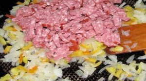 Лаваш с колбасой и помидорами