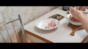 Вкусные крылышки в аэрогриле семья кушает с удовольствием