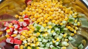 Крабовый салат с огурцами