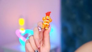 КИСА БАТТЕРС ОТКРЫВАЕТ НОВОГОДНИЕ КИНДЕР СЮРПРИЗЫ | НОВОГОДНИЕ VS ОБЫЧНЫЕ | СОБИРАЕМ КОЛЛЕКЦИЮ 2021