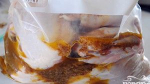 Курица с приправами и чесночным соусом