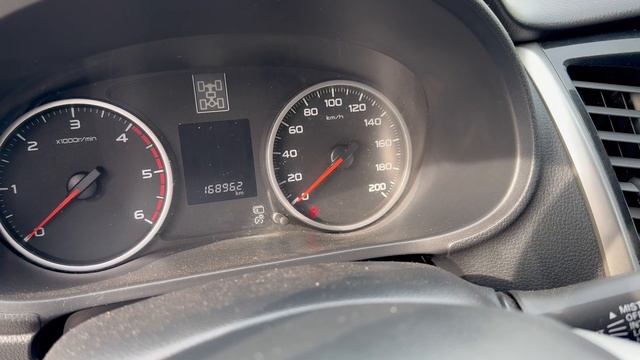 Mitsubishi L200 2015 2.4 MT