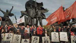 Митинг в память 32-й годовщины расстрела защитников Дома Советов (04.10.2025). Онлайн трансляция