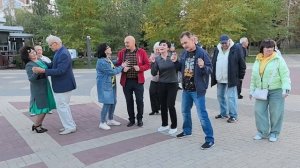 Пусть распускаются цветы... 04.10.25...