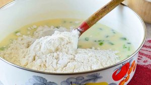 Луковые лепешки на кефире