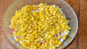 Крабовый салат с зеленым яблоком