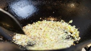 Курица с овощами в воке