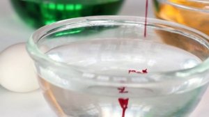 Крашеные яйца с трафаретами