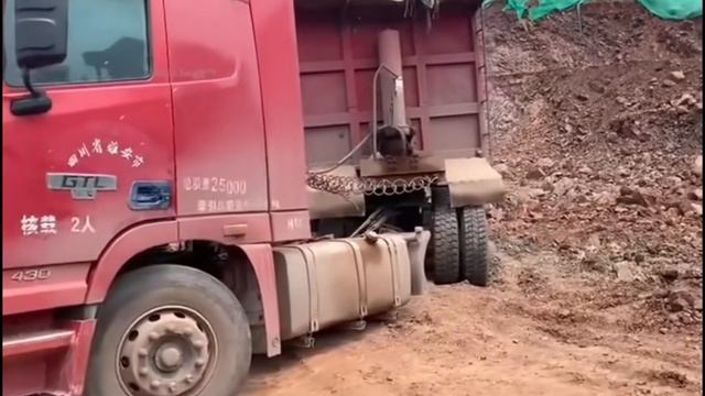 Проблема с грузовиками вызвана перегрузом..