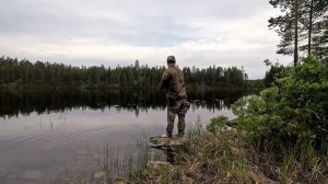РЫБАК ОСТАЛСЯ НА ОСТРОВЕ НА НОЧЬ И ПОЖАЛЕЛ. РЫБАЛКА. ПРОВЕРИЛ ЖЕРЛИЦЫ. РЫБАЛКА НА СПИННИНГ