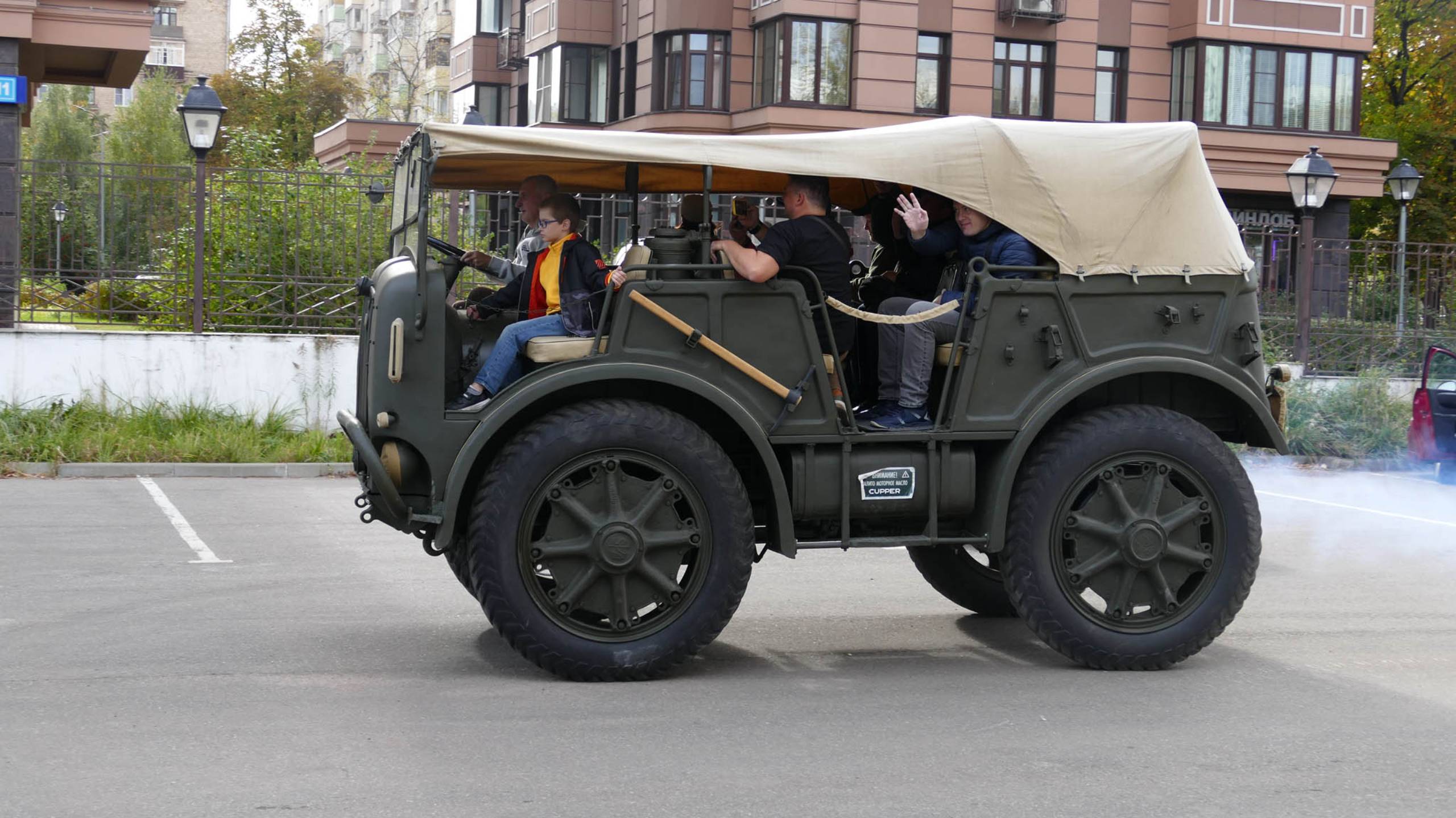Динамический показ тягача FIAT-SPA TM 40, выставка "Моторы Войны", 4 октября 2025 смотреть онлайн