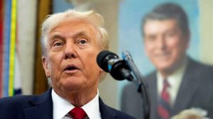 Казначейство США представило дизайн монеты в $1 с изображением Трампа