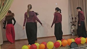 Танец от 8В класса