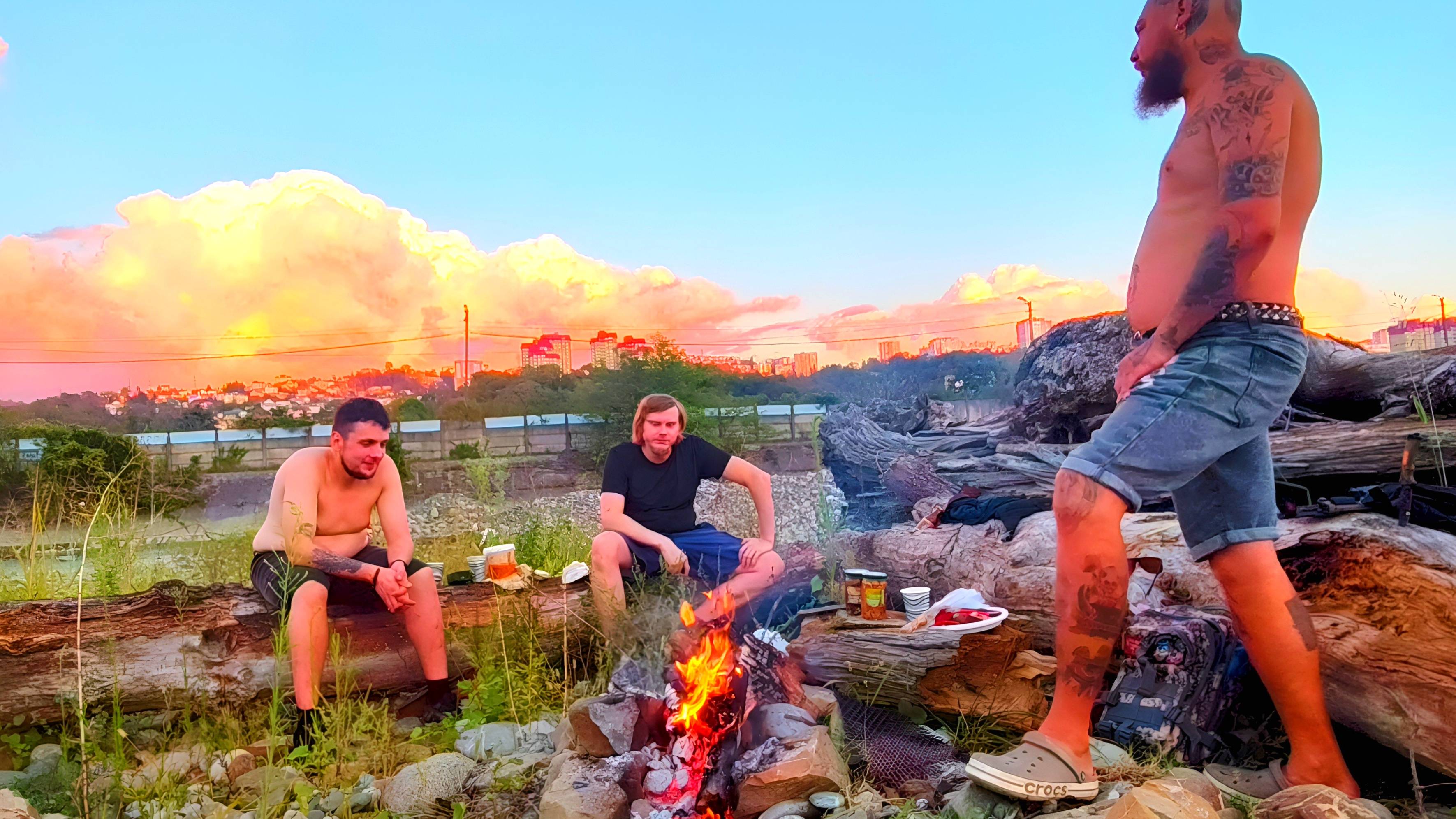 Беседа про ШАРОВЫЕ НЛО и АЛКО ЗАБЫТЬЕ | Готовим БАРАНЬИ СОСИСКИ на живом костре | АРТХАУС щепотка