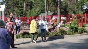 Парк июль На Земле жив любовь