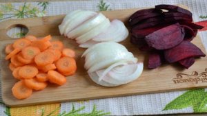 Капуста, маринованная со свеклой по-грузински