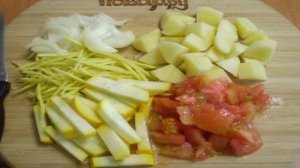 Курица с овощами с сметане