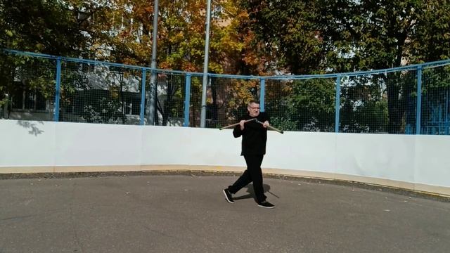 Тренировка с двухсекционным шестом Лянцзегунь (8)