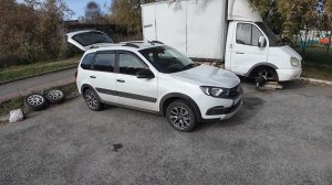 Лада Гранта Кросс установка зимнего комплекта колёс 1.10.2025