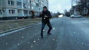 Человек против дождя