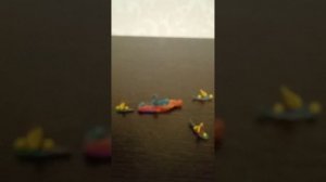 бирюзовый против жёлтых